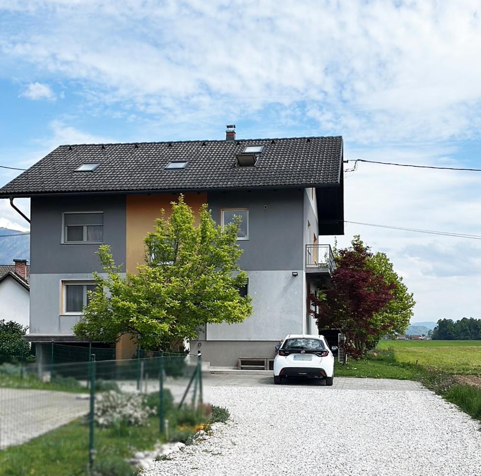Lesnavesna Designer Apartment With A Garden Visoko  Exterior photo