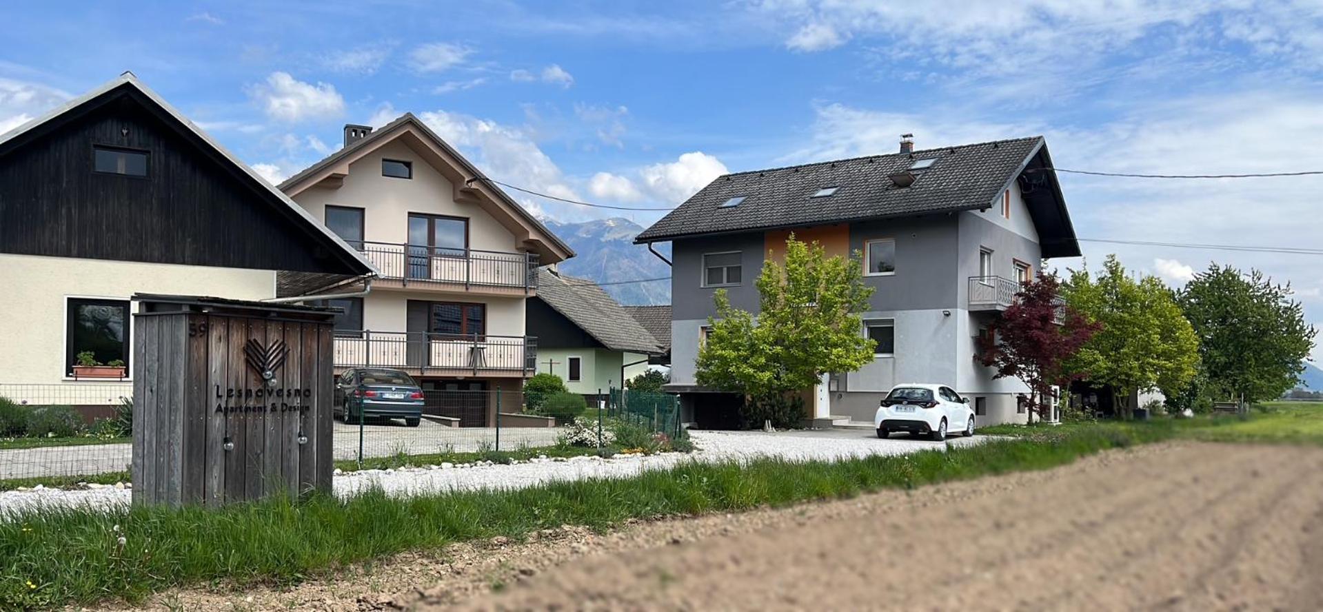 Lesnavesna Designer Apartment With A Garden Visoko  Exterior photo